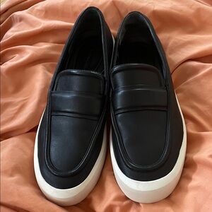 Vince Black Slip-On Ghita black leather slip on - Casual Leather Style